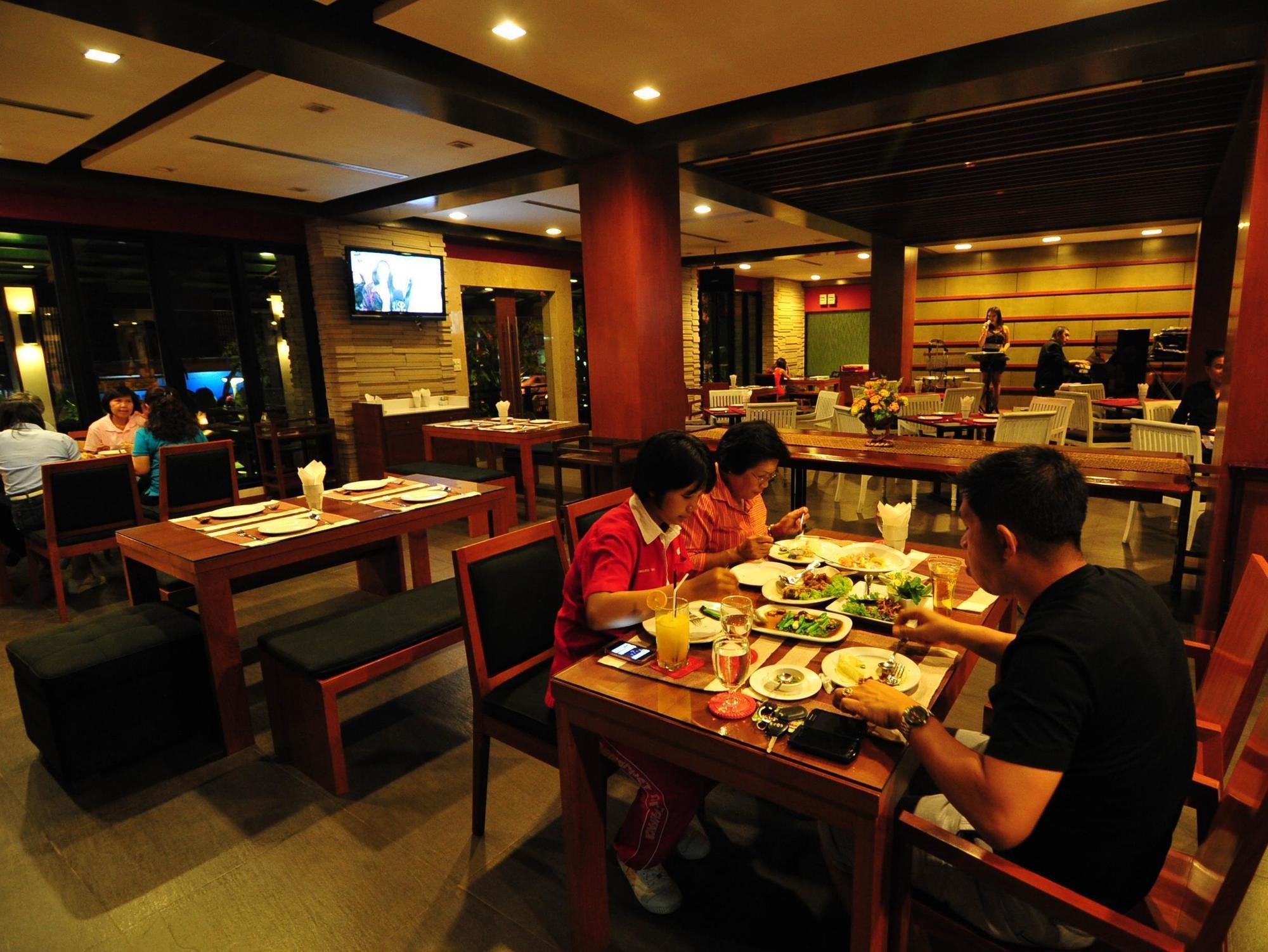Navarat Heritage Hotel Kamphaeng Phet Ngoại thất bức ảnh