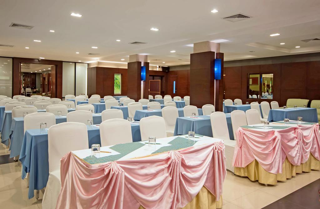 Navarat Heritage Hotel Kamphaeng Phet Ngoại thất bức ảnh