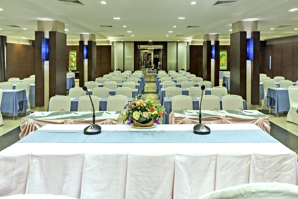 Navarat Heritage Hotel Kamphaeng Phet Ngoại thất bức ảnh