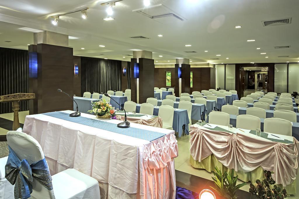 Navarat Heritage Hotel Kamphaeng Phet Ngoại thất bức ảnh