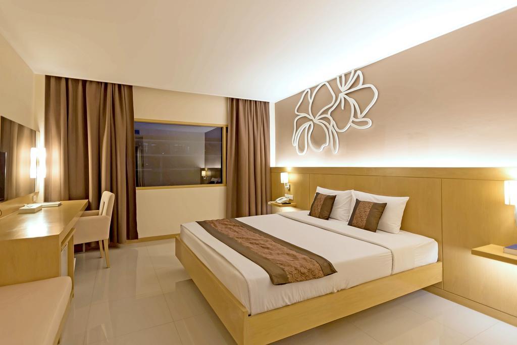 Navarat Heritage Hotel Kamphaeng Phet Ngoại thất bức ảnh