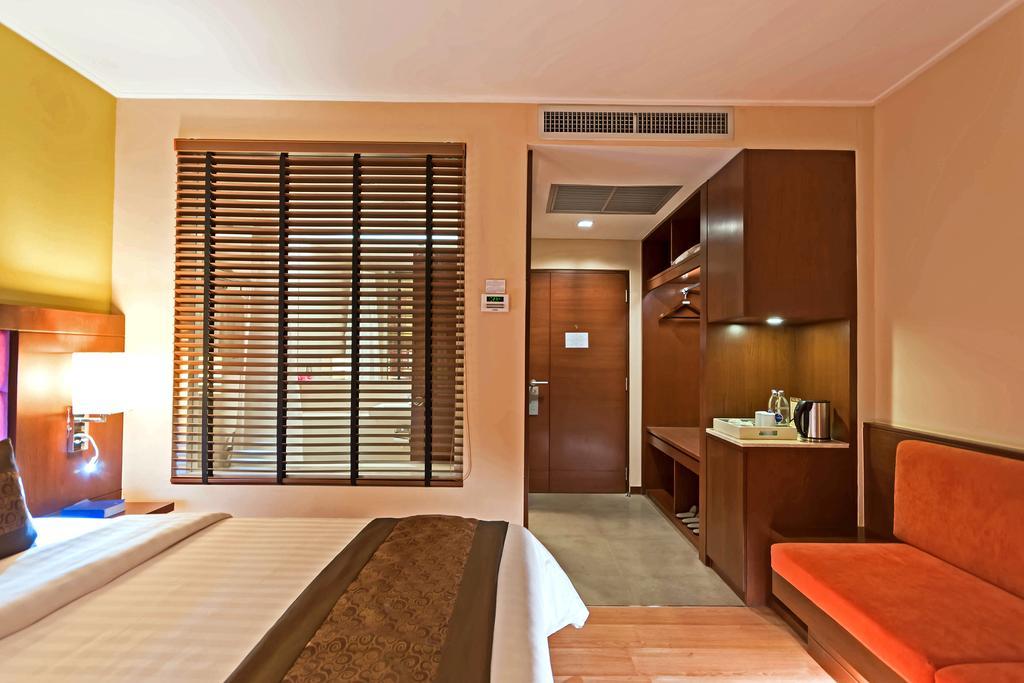 Navarat Heritage Hotel Kamphaeng Phet Ngoại thất bức ảnh