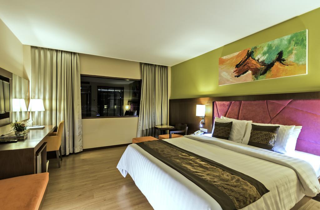Navarat Heritage Hotel Kamphaeng Phet Ngoại thất bức ảnh