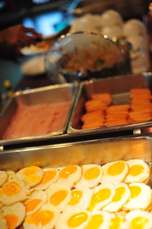 Navarat Heritage Hotel Kamphaeng Phet Ngoại thất bức ảnh