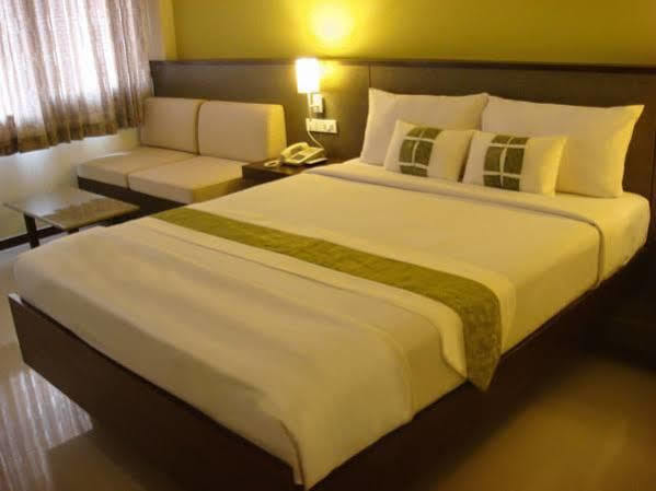 Navarat Heritage Hotel Kamphaeng Phet Ngoại thất bức ảnh