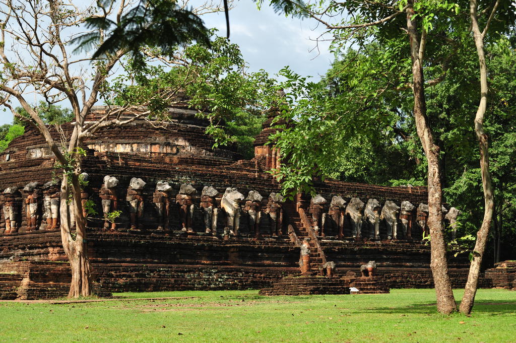 Navarat Heritage Hotel Kamphaeng Phet Ngoại thất bức ảnh